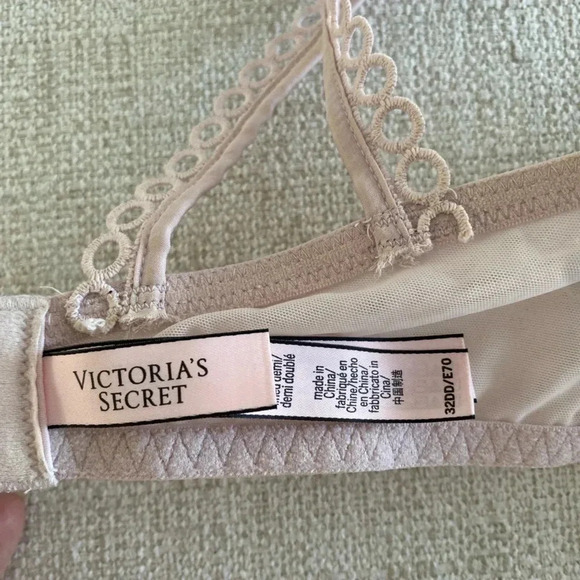 Victoria Secret Dream Angels Lace Demi Bra Shimmering Pink 32DD - Picture 2 of 8